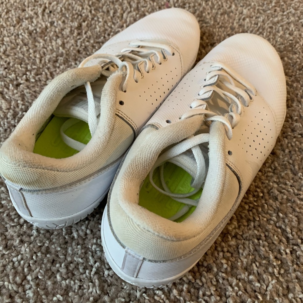 Cheer nike shoes
